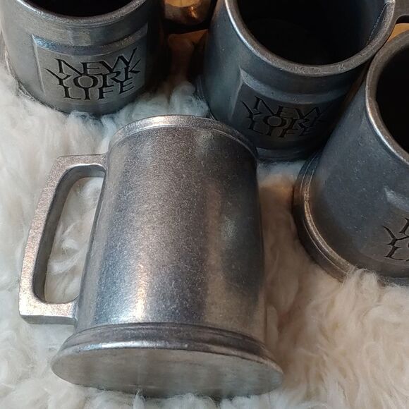 4 NEW YORK LIFE cups - Picture 3 of 4